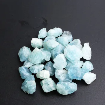 Prirodni Akvamarin Je Neobrađeni Kamen Liječeći Crystal Izrada Nakita Kućni Ukras Akvarij